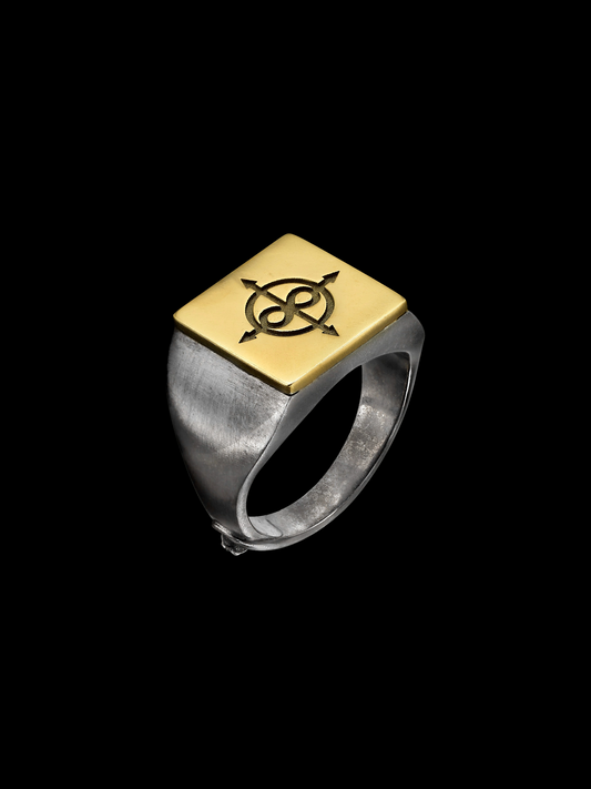 Bazz & Lutra Signed Ring