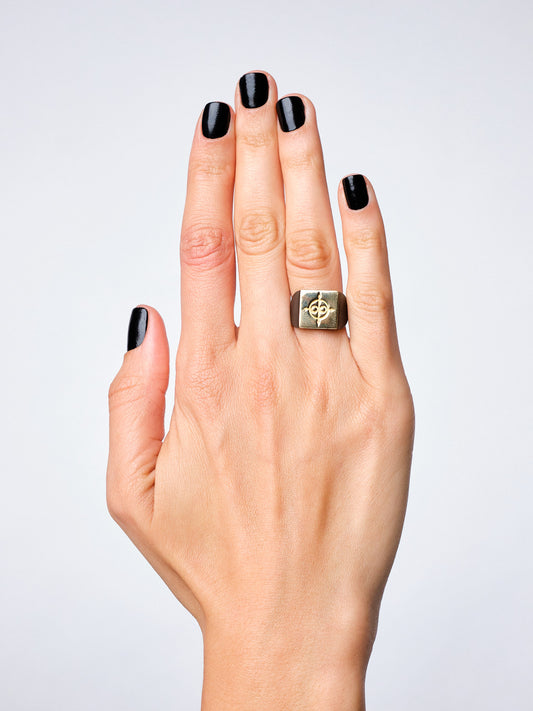 Bazz & Lutra Signed Ring