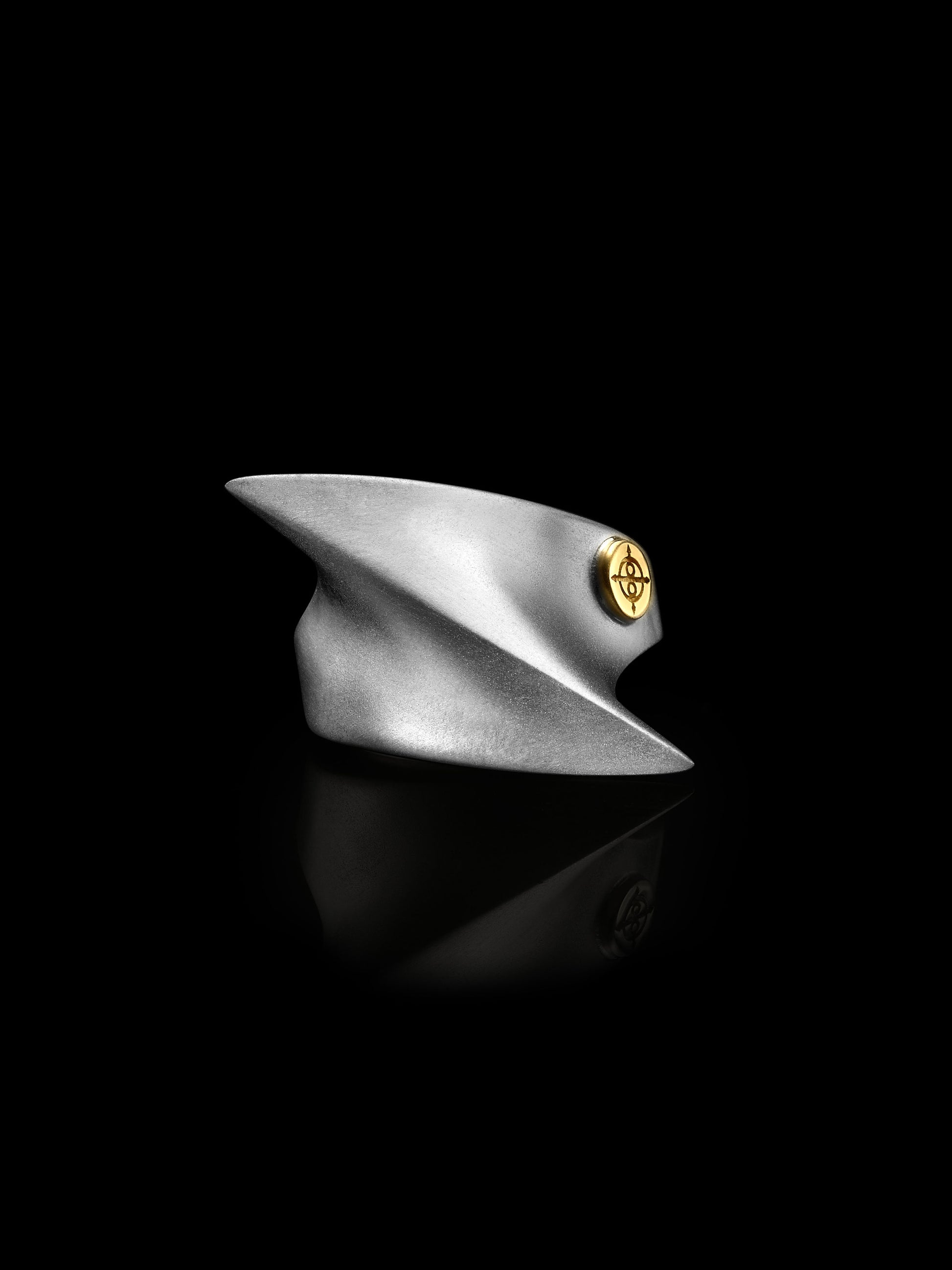 Twisted ring